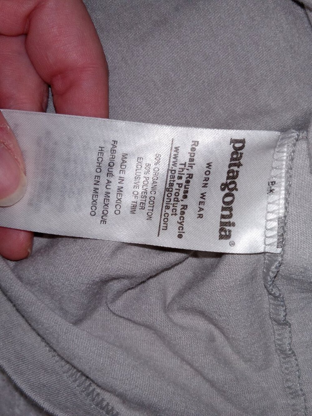 Patagonia Mens Sz S Gray Slim Fit Organic Cotton Fitz Roy Bear Mountain T Shirt - Picture 7 of 8
